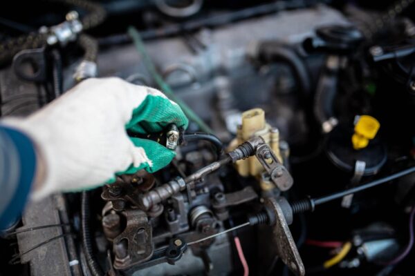 Clogged Fuel Injector Symptoms That Hurt Performance and Fuel Economy